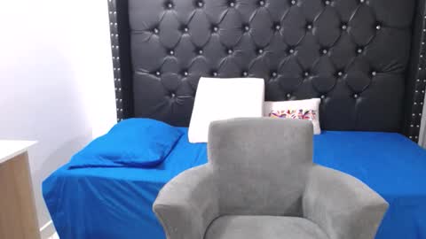 Renata Salinas online show from December 15, 2025, 8:46 pm