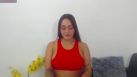 renatabrownn28 online show from June 3, 2026, 6:13 pm