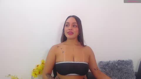 renatabrownn28 online show from June 4, 2026, 6:36 pm