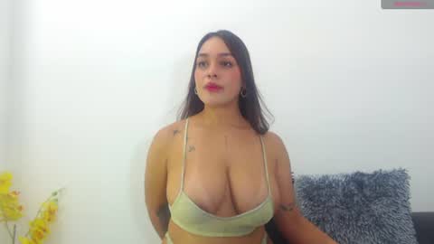 Snapshot of renatabrownn28 chatting on July 7, 2026, 7:23 am renatabrownn28 online show from July 7, 2026, 7:23 am