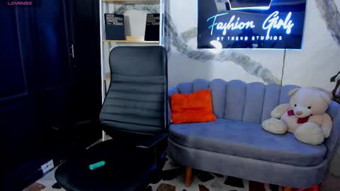 Renata online show from December 20, 2025, 2:02 pm