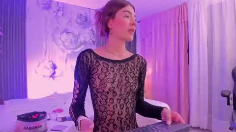 Snapshot of renatamason chatting on June 30, 2026, 6:58 am Renata online show from June 30, 2026, 6:58 am