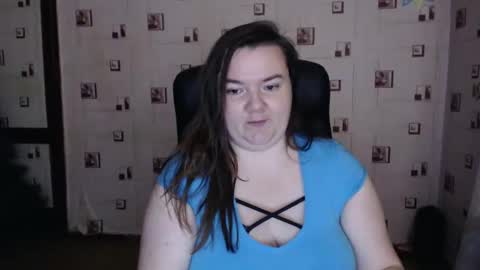 renataoia online show from February 1, 2025, 3:18 pm