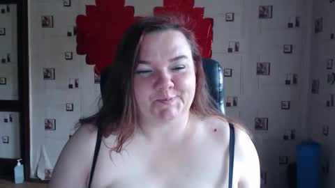 renataoia online show from September 20, 2025, 6:25 am