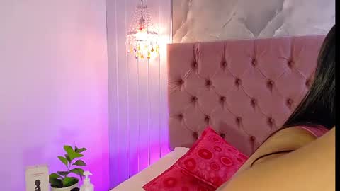 Snapshot of renatapeach chatting on June 10, 2026, 2:45 am RenataPeach online show from June 10, 2026, 2:45 am