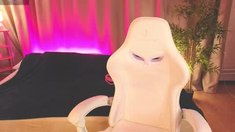 rene_shine online show from March 15, 2026, 5:19 pm