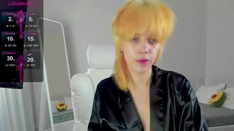 Rene online show from November 22, 2025, 12:04 pm