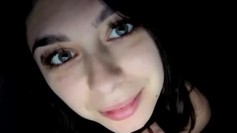 Snapshot of renee_loah chatting on October 22, 2025, 9:14 pm renee_loah online show from October 22, 2025, 9:14 pm