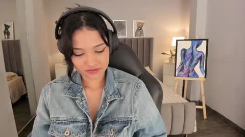 Renee Shelby online show from December 4, 2024, 12:19 am