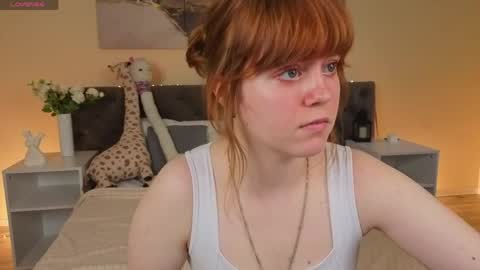 Snapshot of reneefoxy_ chatting on June 9, 2026, 1:28 am reneefoxy_ online show from June 9, 2026, 1:28 am