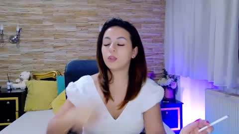 renesmesweet online show from February 17, 2025, 12:05 pm