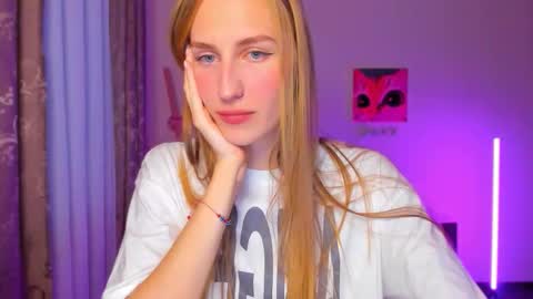 Rina online show from October 15, 2025, 3:12 pm