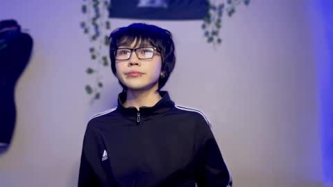 rennuts online show from December 4, 2024, 4:49 pm