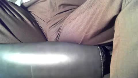 Snapshot of respectfullyyours69 chatting on February 17, 2025, 12:59 pm RespectfullyYours69 online show from February 17, 2025, 12:59 pm