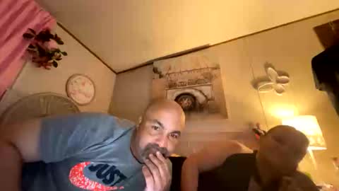 rette837 online show from April 19, 2026, 5:51 am