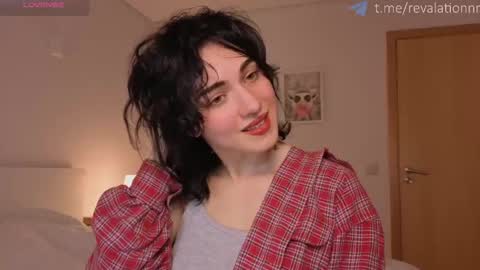 Ewiwi online show from January 15, 2026, 3:49 pm