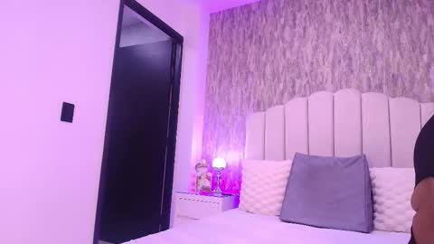 REVEN online show from November 25, 2025, 3:06 am