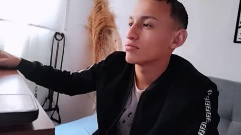 reymasterhot online show from November 23, 2025, 3:12 pm