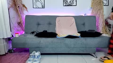 reymasterhot online show from December 21, 2025, 3:41 pm