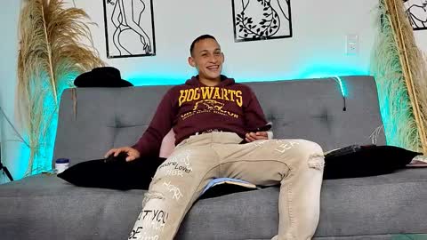 reymasterhot online show from January 6, 2026, 10:01 pm