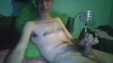 reyes_albert2006 online show from May 17, 2026, 8:34 am