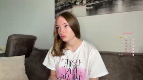 Snapshot of reyeva chatting on September 29, 2025, 8:41 am reyeva online show from September 29, 2025, 8:41 am