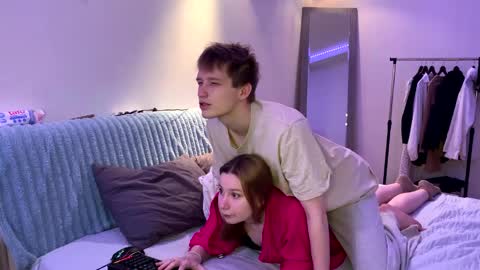 Snapshot of reynasweet_ chatting on April 9, 2026, 10:04 pm Lola online show from April 9, 2026, 10:04 pm