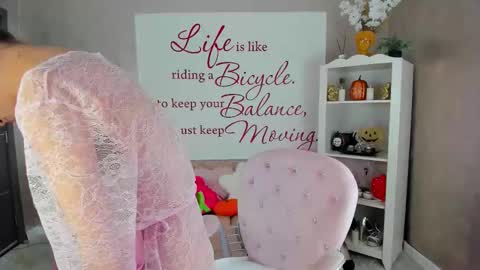   online show from November 23, 2025, 4:51 pm