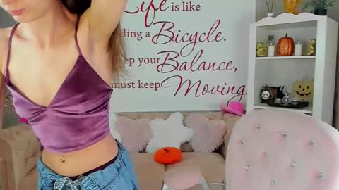   online show from November 25, 2025, 5:35 pm