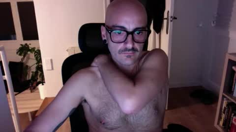 Snapshot of rfmnatural chatting on April 3, 2026, 9:24 pm rfmnatural online show from April 3, 2026, 9:24 pm