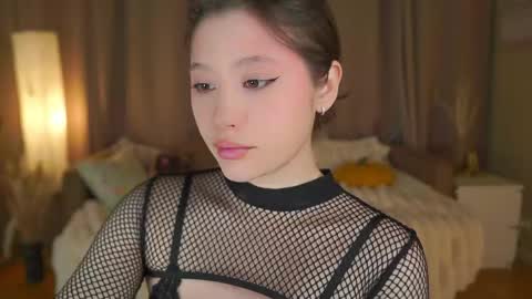 Nanami online show from April 19, 2026, 6:21 pm