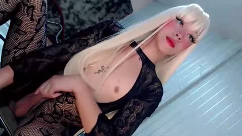 HI GUYS IM RHIAN PLEASE GIVE ME THUMBS UP online show from February 15, 2026, 9:19 am