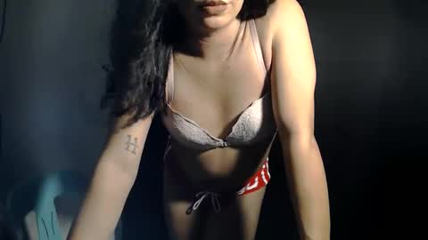 Snapshot of ria_evans chatting on May 27, 2026, 4:04 pm ria_evans online show from May 27, 2026, 4:04 pm