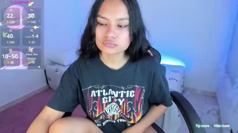 Snapshot of riana_kean chatting on February 12, 2025, 9:43 pm RianaK online show from February 12, 2025, 9:43 pm