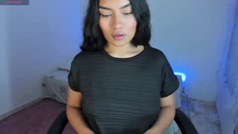 Snapshot of riana_kean chatting on February 22, 2025, 10:42 pm RianaK online show from February 22, 2025, 10:42 pm