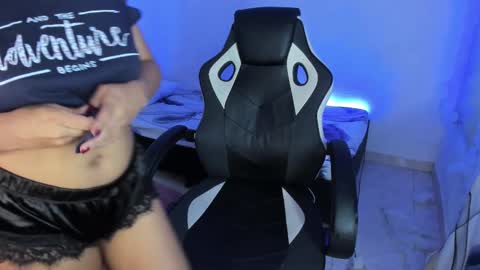 Snapshot of riana_kean chatting on March 12, 2025, 5:35 am RianaK online show from March 12, 2025, 5:35 am