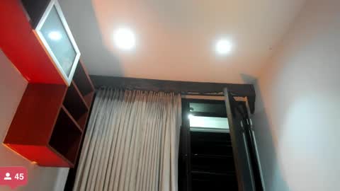 Snapshot of rianamanson chatting on November 2, 2025, 5:54 am Riana online show from November 2, 2025, 5:54 am