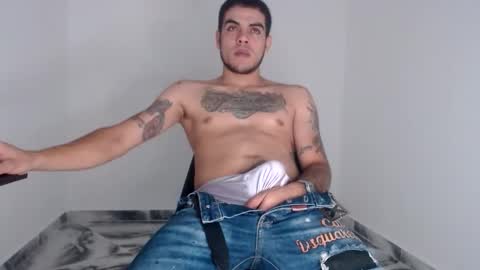 Snapshot of riancum chatting on December 19, 2025, 7:54 pm juan online show from December 19, 2025, 7:54 pm