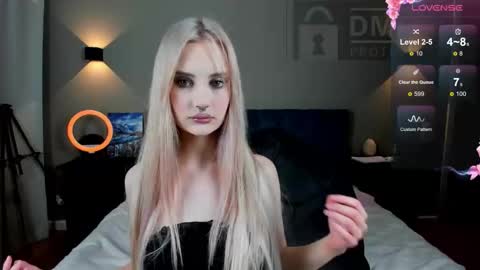 Ria Woods online show from November 9, 2025, 5:22 pm