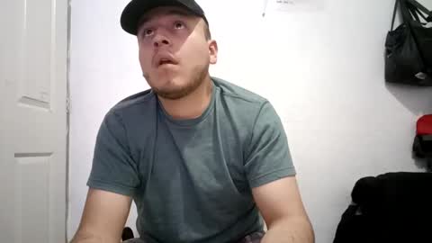 ricardogarcia21 online show from January 13, 2025, 8:05 am