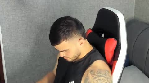 ricardogonzalez666 online show from January 8, 2025, 11:19 pm