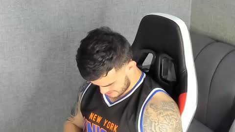 ricardogonzalez666 online show from February 26, 2025, 7:16 pm