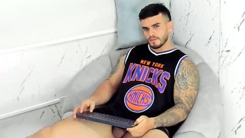 ricardogonzalez666 online show from December 17, 2025, 5:08 pm