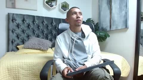 richar_voller online show from February 14, 2025, 11:21 am