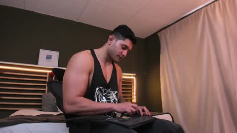 Snapshot of richard_milleer chatting on February 7, 2025, 2:15 pm Ricardo online show from February 7, 2025, 2:15 pm
