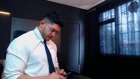 Snapshot of richard_milleer chatting on October 7, 2025, 2:14 pm Ricardo online show from October 7, 2025, 2:14 pm