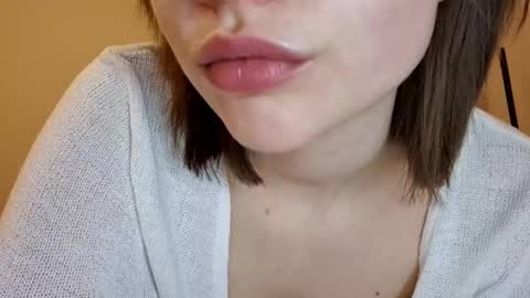 Luna online show from March 15, 2026, 6:47 pm