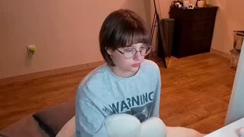 Snapshot of richardlundsten chatting on June 24, 2026, 6:51 pm Luna online show from June 24, 2026, 6:51 pm