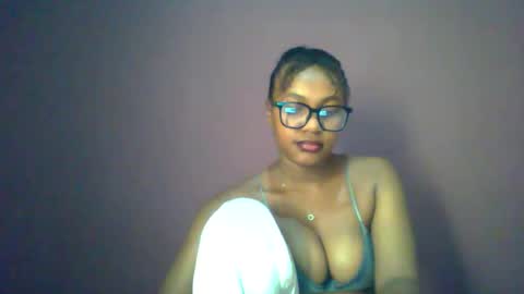 Snapshot of ricie001 chatting on June 11, 2026, 12:58 pm ricie001 online show from June 11, 2026, 12:58 pm