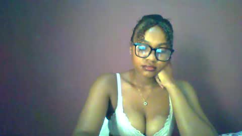 Snapshot of ricie001 chatting on June 12, 2026, 12:26 pm ricie001 online show from June 12, 2026, 12:26 pm